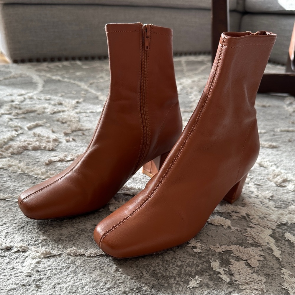 by FAR boots